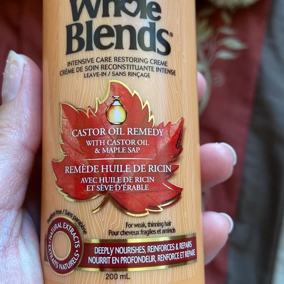 Garnier whole blends castor oil & maple sap hair creme 200ml - Picture 2 of 4